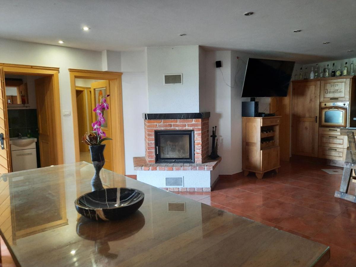 Country House Zemljanka Sentrupert  Dış mekan fotoğraf